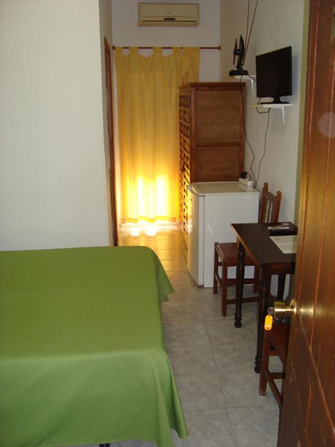 Hostal Duran Alora Luaran gambar